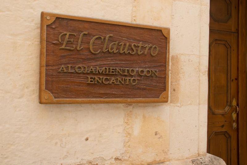 A Pousada Grupoandria El Claustre De Ciutadella - Hospederia Exterior foto